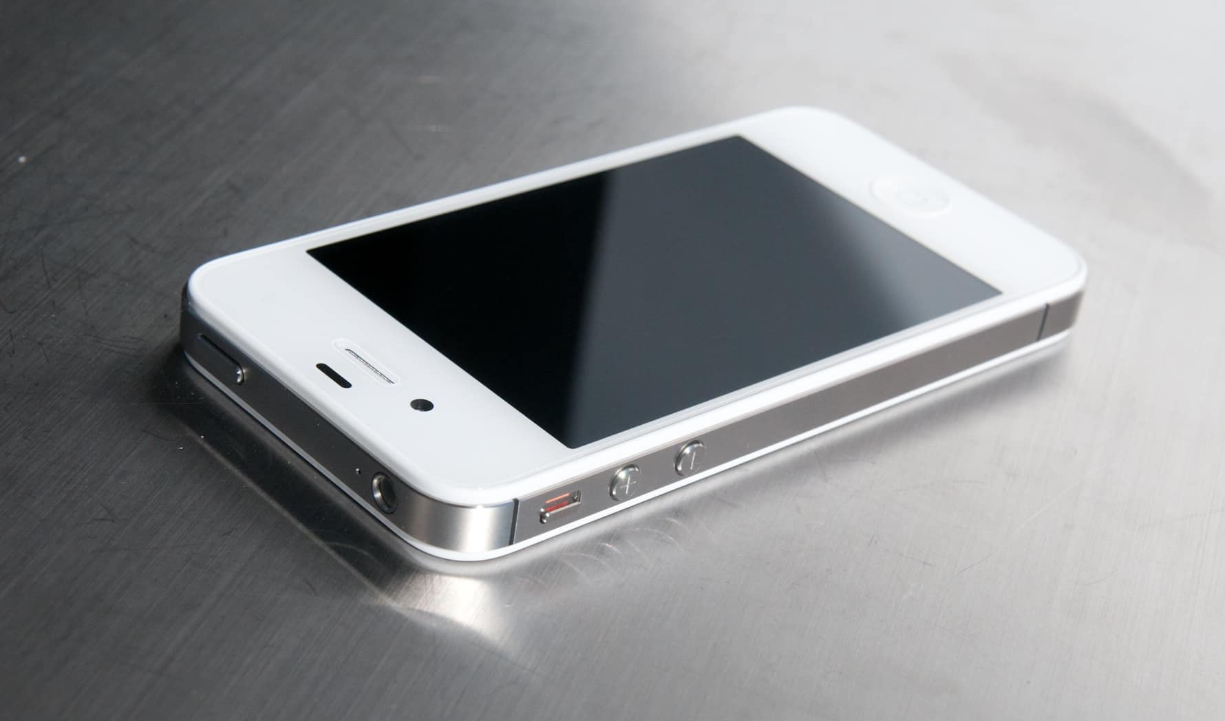white-iphone-4s.jpg